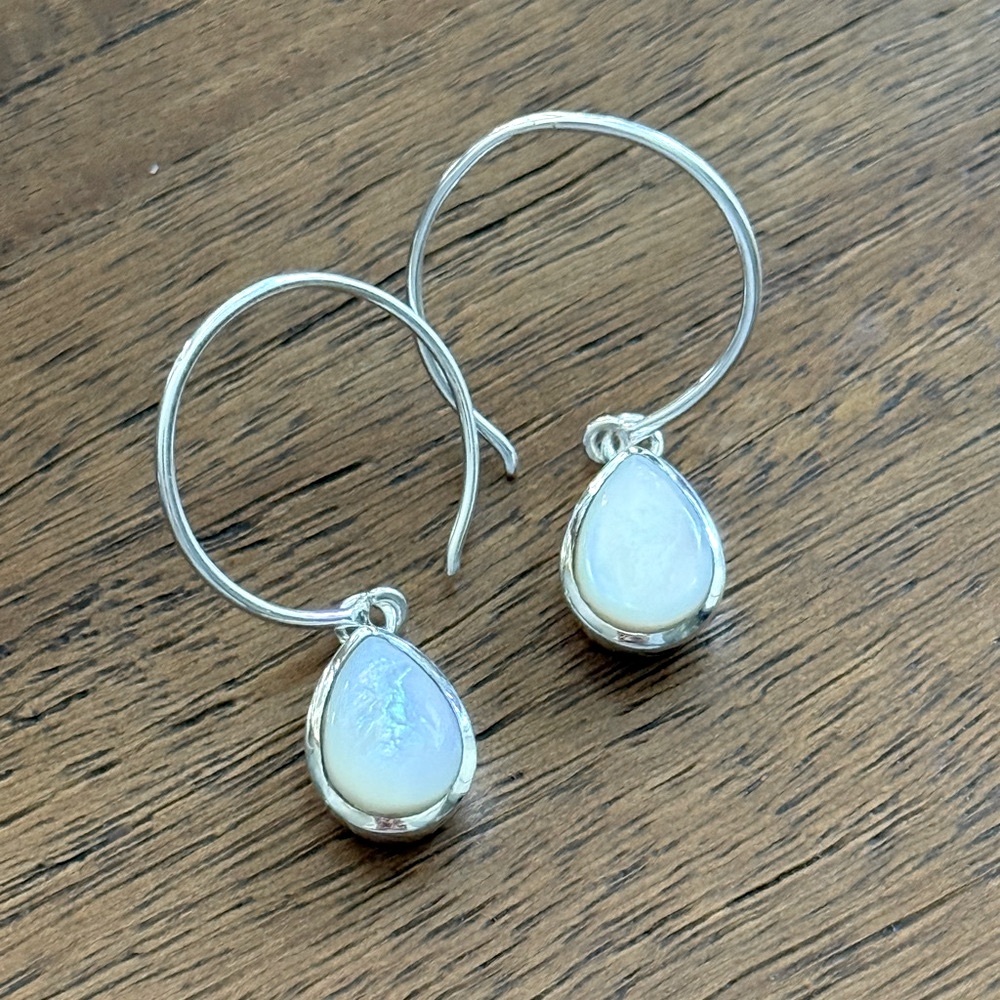 925 Sterling Silver Mother of Pearl Earrings! Handcrafted! NEW!